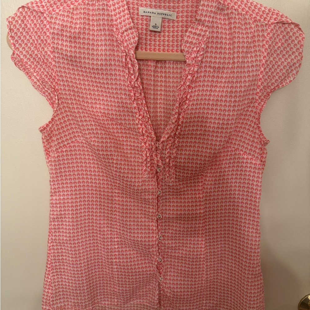Banana Republic Pink Bubble Patterned Blouse